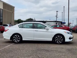 2017 Honda Accord EX-L w/Navi w/Honda Sensing