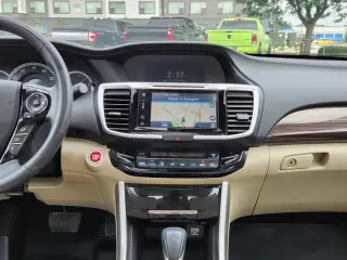 2017 Honda Accord EX-L w/Navi w/Honda Sensing