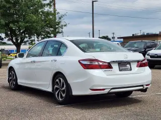 2017 Honda Accord EX-L w/Navi w/Honda Sensing