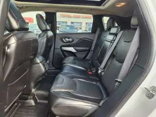 2017 Jeep Cherokee Overland