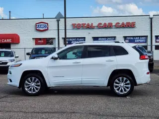 2017 Jeep Cherokee Overland