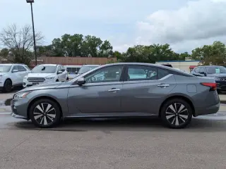 2021 Nissan Altima 2.5 SV