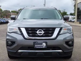 2020 Nissan Pathfinder SL