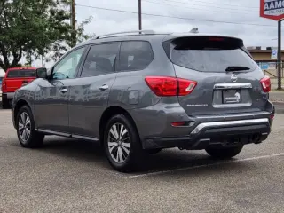 2020 Nissan Pathfinder SL