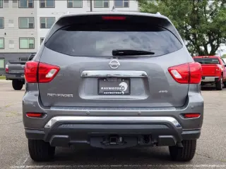 2020 Nissan Pathfinder SL