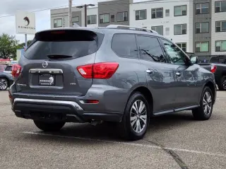 2020 Nissan Pathfinder SL