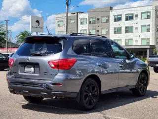 2018 Nissan Pathfinder SL