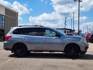 2018 Nissan Pathfinder SL