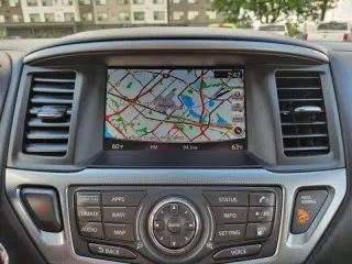2018 Nissan Pathfinder SL