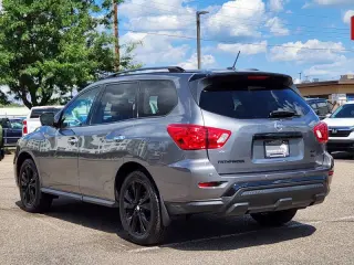 2018 Nissan Pathfinder SL