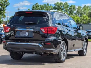 2018 Nissan Pathfinder SV
