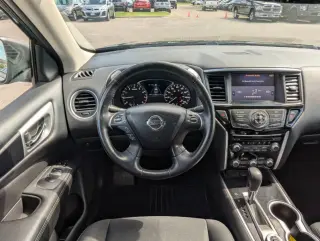 2018 Nissan Pathfinder SV