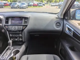2018 Nissan Pathfinder SV