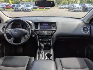 2018 Nissan Pathfinder SV