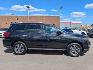 2018 Nissan Pathfinder SV