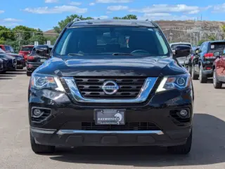 2018 Nissan Pathfinder SV