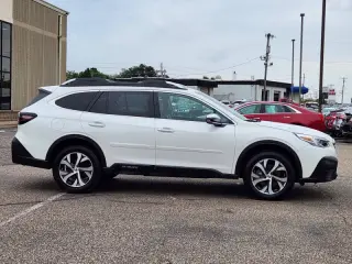 2022 Subaru Outback Touring XT