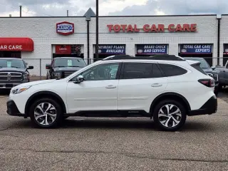 2022 Subaru Outback Touring XT