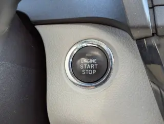 2017 Toyota Sienna XLE 7-Passenger Auto Access Seat