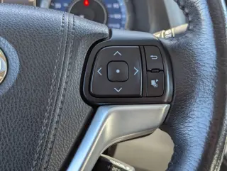 2017 Toyota Sienna XLE 7-Passenger Auto Access Seat