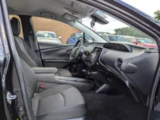 2021 Toyota Prius LE