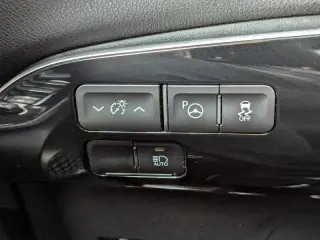2021 Toyota Prius LE