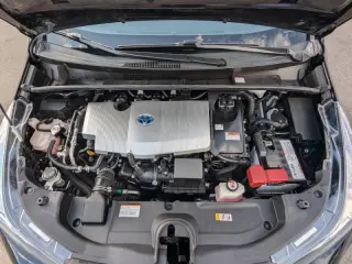 2021 Toyota Prius LE