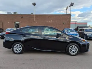 2021 Toyota Prius LE