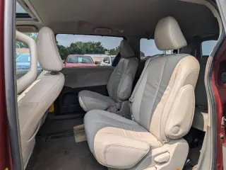 2012 Toyota Sienna XLE 7-Passenger Auto Access Seat
