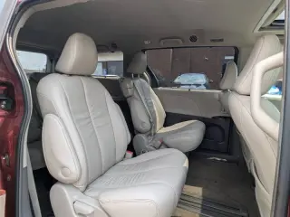 2012 Toyota Sienna XLE 7-Passenger Auto Access Seat