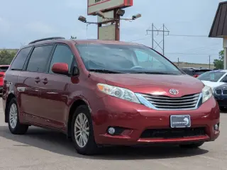 2012 Toyota Sienna XLE 7-Passenger Auto Access Seat