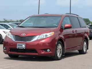 2012 Toyota Sienna XLE 7-Passenger Auto Access Seat