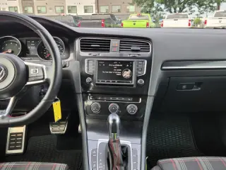 2016 Volkswagen Golf GTI SE