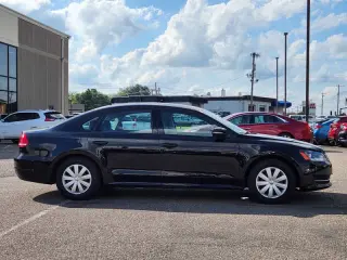 2013 Volkswagen Passat S PZEV