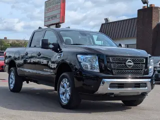 2024 Nissan Titan XD SV
