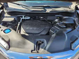 2022 Honda Pilot Touring w/Rear Captain's Chairs