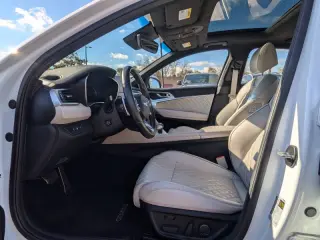 2023 Genesis G70 3.3T Standard