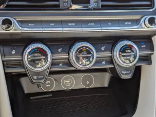 2023 Genesis G70 3.3T Standard