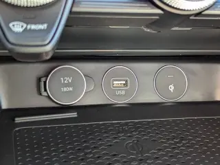 2023 Genesis G70 3.3T Standard