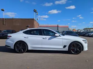 2023 Genesis G70 3.3T Standard