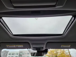 2020 Honda Pilot Touring w/Rear Captain's Chairs