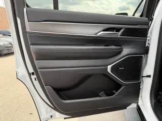 2024 Jeep Wagoneer Carbide