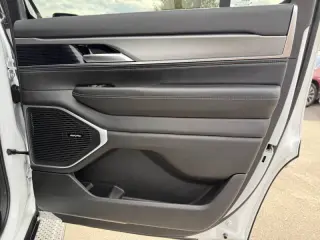 2024 Jeep Wagoneer Carbide