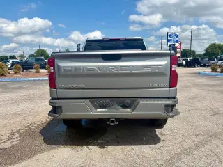 Chevrolet Silverado 1500 2023 4x2 Custom 4dr Crew Cab 5.8 ft. SB