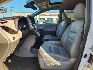 2018 Toyota Sienna XLE 7-Passenger Auto Access Seat