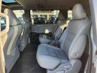 2018 Toyota Sienna XLE 7-Passenger Auto Access Seat