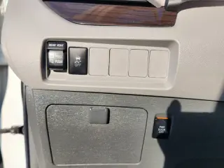 2018 Toyota Sienna XLE 7-Passenger Auto Access Seat