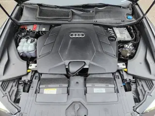 2021 Audi Q8 quattro Premium Plus 55 TFSI