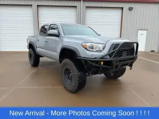 Toyota Tacoma 2018 4x4 TRD Pro 4dr Double Cab 5.0 ft SB 6M