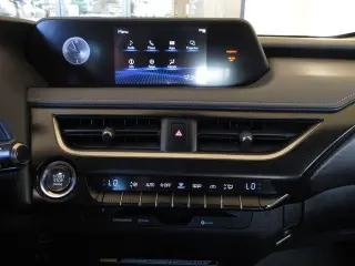 Lexus UX 200 2022 4dr Crossover